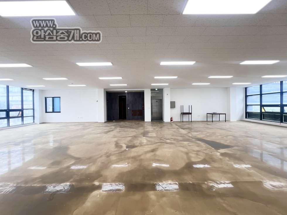 전북 전주완산구 효자동2가 공영주차장 옆 신시가지 2층 사무실 월세 매물번호 10835 사진 3