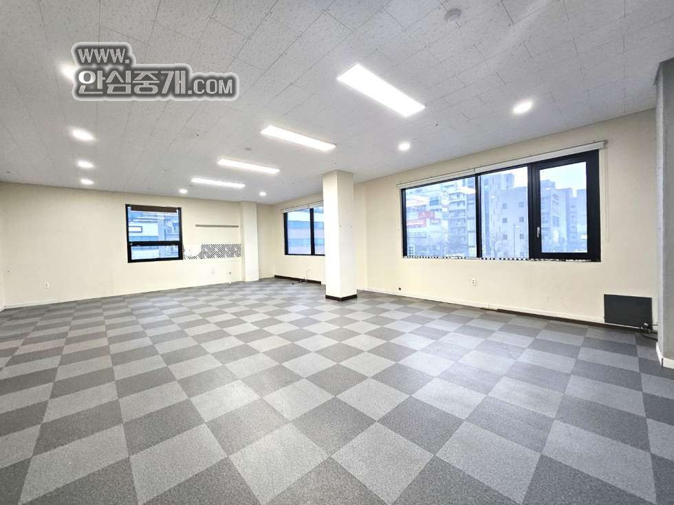 전북 전주완산구 효자동2가 신시가지 2층 //천정에어컨 설치 월세 매물번호 10070 사진 3