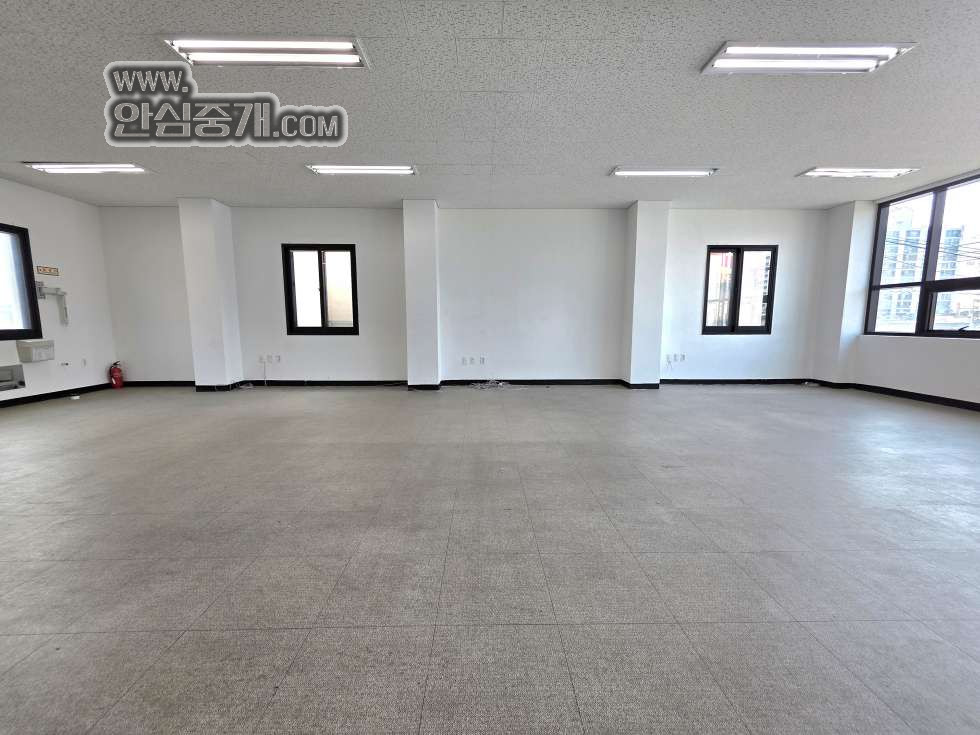 전북 전주덕진구 인후동1가 주건축물제1동 아중리 노동청사 인근! 분할 가능한 3층상가 월세 매물번호 10265 사진 1